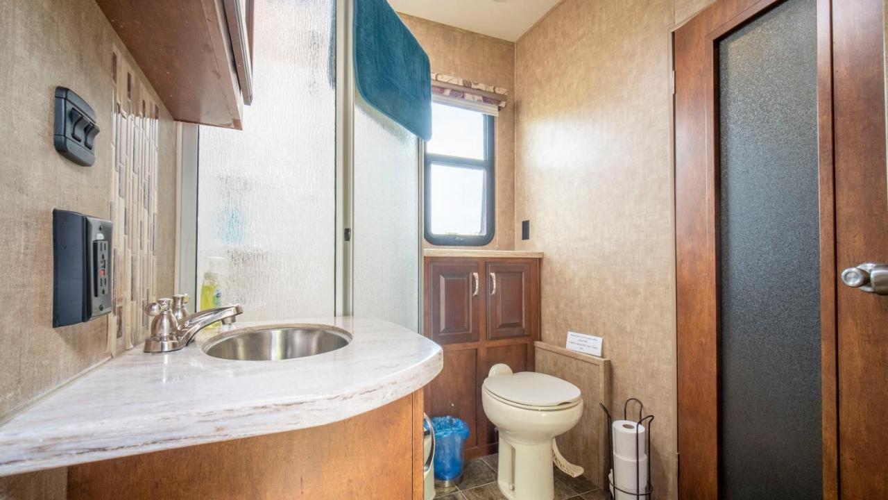 Outdoor Glamping Large 5Th Wheel Setup Ok4A Apartment โมอาบ ภายนอก รูปภาพ