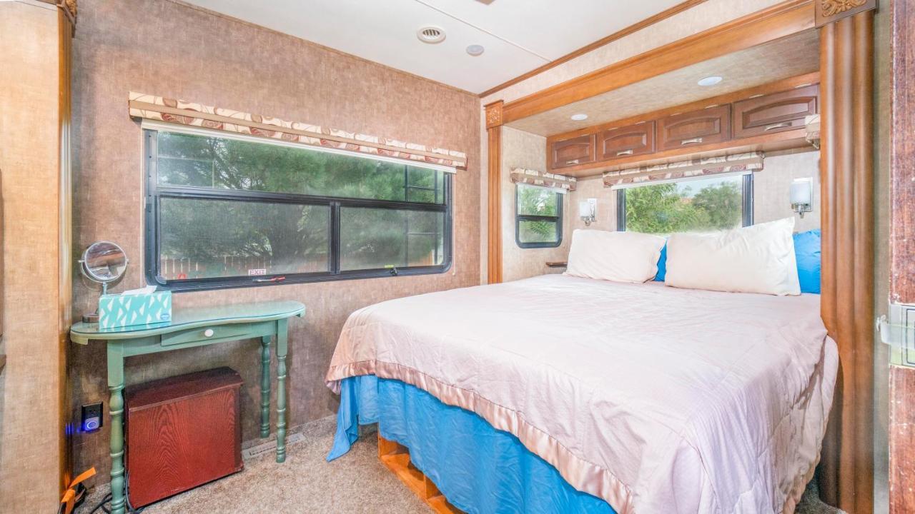 Outdoor Glamping Large 5Th Wheel Setup Ok4A Apartment โมอาบ ภายนอก รูปภาพ
